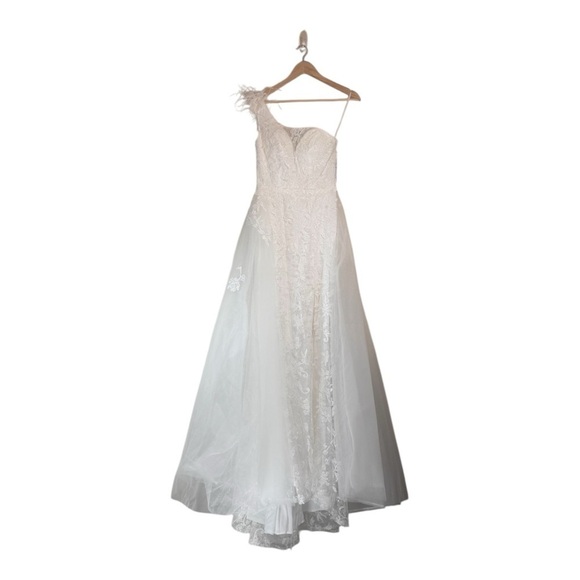 Abby Paris Longs by Lucci Lu Lace Gown with Tulle Overskirt in Ivory/White NWT - Picture 2 of 12
